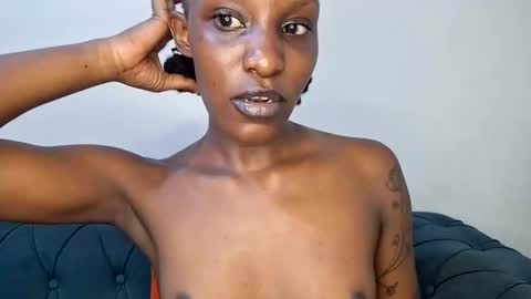 nina_bambi online show from February 2026 06:59:02 PM