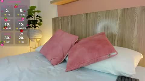 Snapshot of nina_blake chatting on September 2025 07:46:02 PM N I N A online show from September 2025 07:46:02 PM