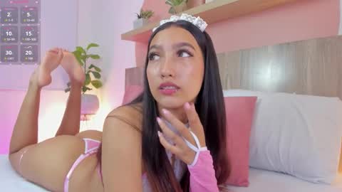 Snapshot of nina_blake chatting on November 2025 07:35:01 PM N I N A online show from November 2025 07:35:01 PM