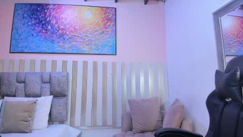 nina_glow_ online show from April 2026 11:33:02 AM