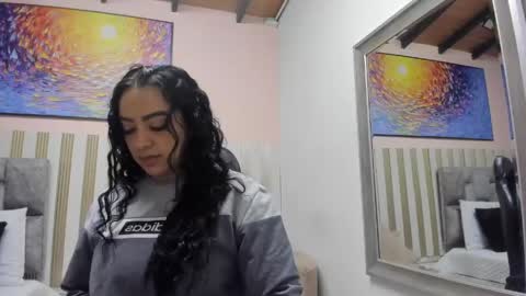 nina_glow_ online show from April 2026 11:12:01 AM