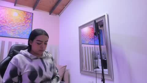 nina_glow_ online show from April 2026 11:20:01 AM