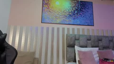 nina_glow_ online show from May 2026 11:17:01 AM