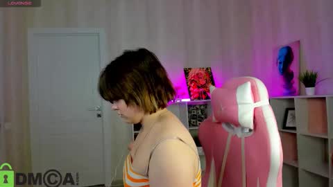 nina lunaa online show from November 2025 09:19:02 AM