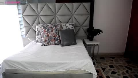  Nina  online show from January 2025 08:40:02 PM