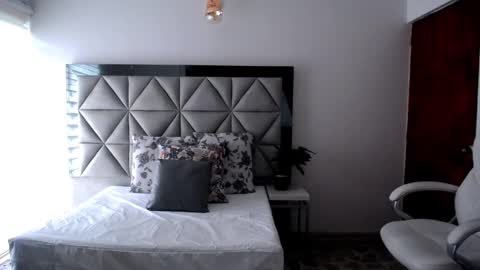  Nina  online show from February 2025 09:57:01 PM