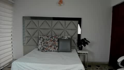  Nina  online show from March 2025 08:59:01 PM