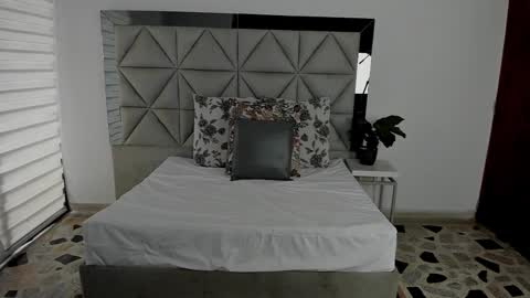  Nina  online show from March 2025 08:33:02 PM