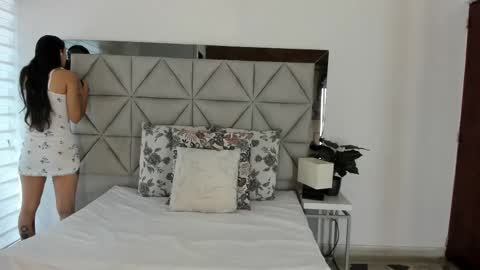  Nina  online show from September 2025 07:58:02 PM