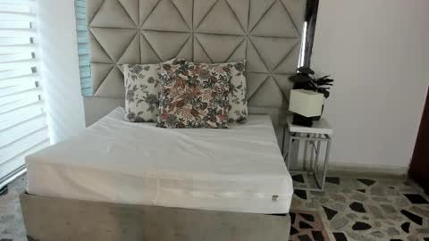  Nina  online show from September 2025 08:30:01 PM