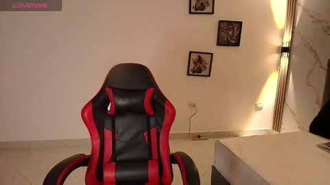  N I N A online show from November 2025 11:21:02 AM