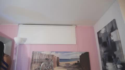 Nina online show from September 2025 12:18:02 PM