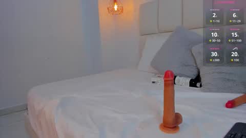 Nina online show from September 2025 05:24:02 PM