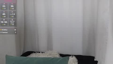 Snapshot of ninaa_fox chatting on November 2025 04:40:02 PM Ninaa fox online show from November 2025 04:40:02 PM