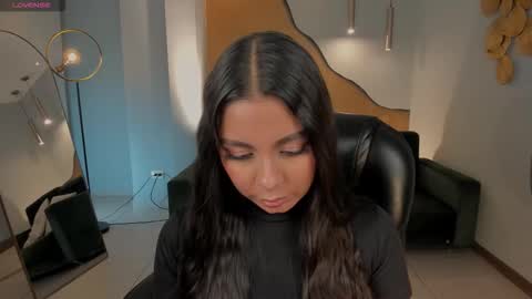 Nina online show from November 2025 03:07:01 AM