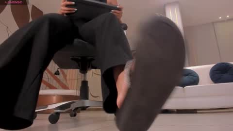 Nina online show from November 2025 05:20:01 AM