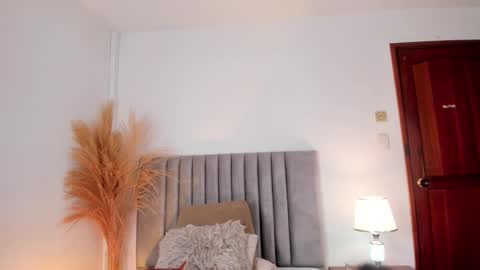 Nina online show from December 2024 06:31:02 PM