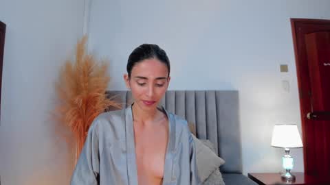 Nina online show from December 2024 09:00:02 PM