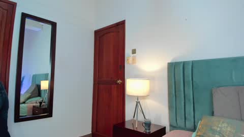 Nina online show from January 2025 06:02:01 PM