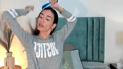 Nina online show from February 2025 11:55:02 PM