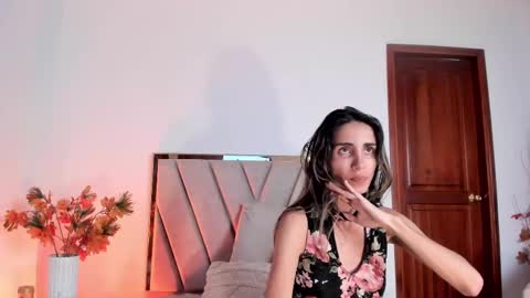 Nina online show from February 2025 06:15:02 PM