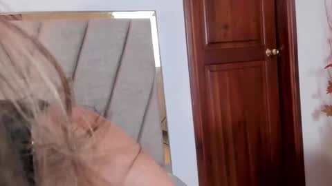 Nina online show from February 2025 09:20:02 PM