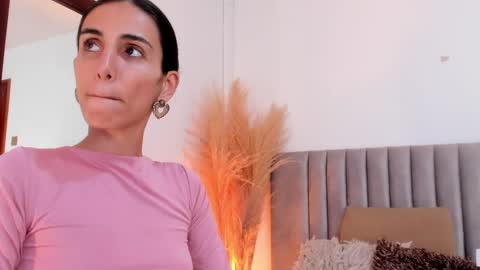 Nina online show from March 2025 06:08:02 PM