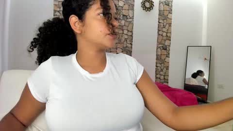 Snapshot of ninacollinss1 chatting on October 2025 04:13:02 PM ninabigboobs online show from October 2025 04:13:02 PM
