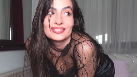 NinaCrystal online show from December 2024 01:00:01 PM