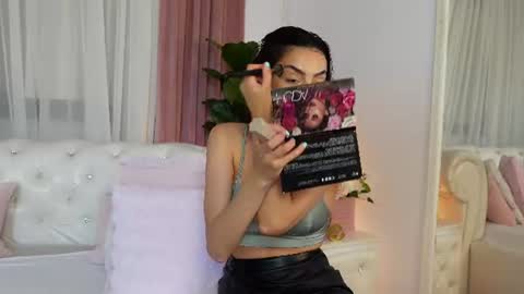 Snapshot of ninacrystal chatting on July 2026 10:43:02 AM NinaCrystal online show from July 2026 10:43:02 AM