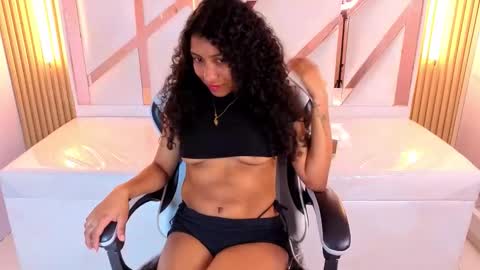 Snapshot of ninadelight_tp chatting on November 2025 08:18:02 PM Nina online show from November 2025 08:18:02 PM