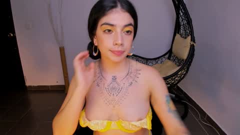 ninamonroee online show from January 2025 12:24:01 AM