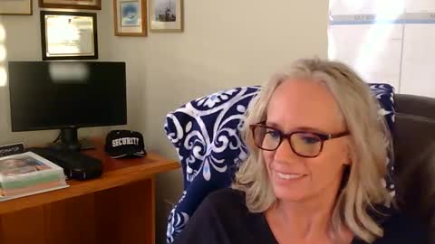 ninanite online show from November 2025 10:15:02 PM