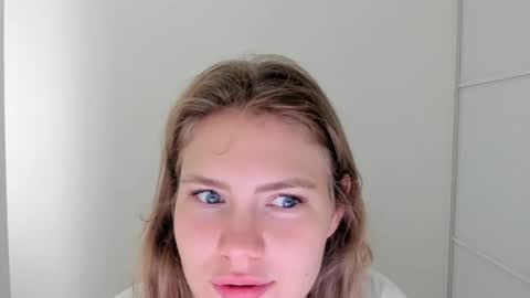 Snapshot of ninarihh chatting on September 2025 09:53:02 AM ninarihh online show from September 2025 09:53:02 AM