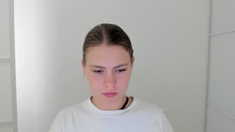 Snapshot of ninarihh chatting on September 2025 11:43:01 AM ninarihh online show from September 2025 11:43:01 AM