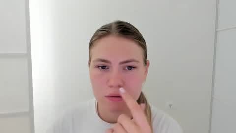 Snapshot of ninarihh chatting on September 2025 11:11:01 AM ninarihh online show from September 2025 11:11:01 AM