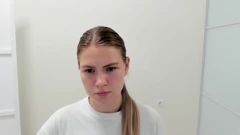 Snapshot of ninarihh chatting on September 2025 11:00:02 AM ninarihh online show from September 2025 11:00:02 AM