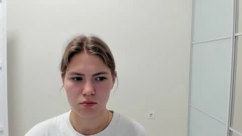 Snapshot of ninarihh chatting on September 2025 10:40:01 AM ninarihh online show from September 2025 10:40:01 AM