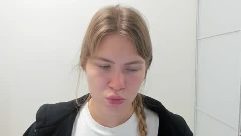 Snapshot of ninarihh chatting on October 2025 08:44:02 AM ninarihh online show from October 2025 08:44:02 AM