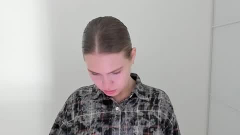 Snapshot of ninarihh chatting on October 2025 10:41:02 AM ninarihh online show from October 2025 10:41:02 AM