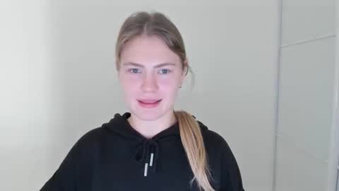 Snapshot of ninarihh chatting on October 2025 11:00:01 AM ninarihh online show from October 2025 11:00:01 AM