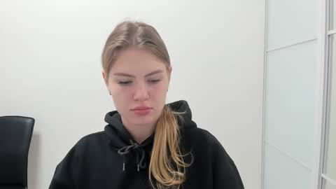 Snapshot of ninarihh chatting on November 2025 10:21:01 AM ninarihh online show from November 2025 10:21:01 AM