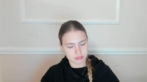 Snapshot of ninarihh chatting on November 2025 10:48:02 AM ninarihh online show from November 2025 10:48:02 AM