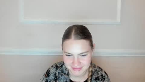 Snapshot of ninarihh chatting on November 2025 01:10:01 PM ninarihh online show from November 2025 01:10:01 PM