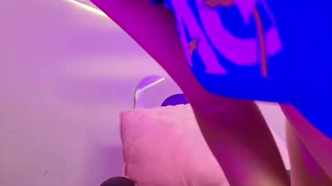 Nina online show from December 2025 11:39:02 AM