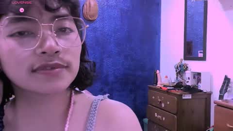 Nina online show from December 2025 04:59:02 PM