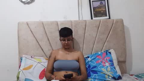 nini_smith online show from April 2026 05:48:02 PM