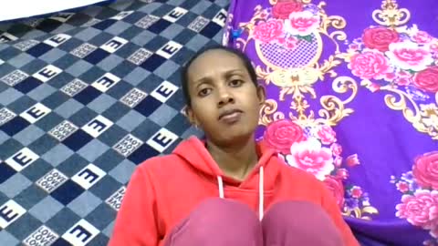 Snapshot of ninie246746 chatting on July 2026 05:58:02 AM ninie246746 online show from July 2026 05:58:02 AM
