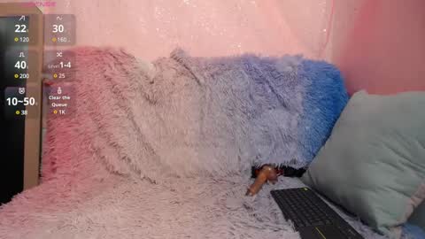 Niuk online show from March 2025 07:16:02 PM