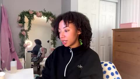 NniOnline online show from October 2025 05:24:02 PM